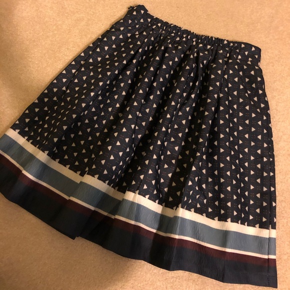 💜Navy Patterned Layered Skirt - Picture 4 of 7